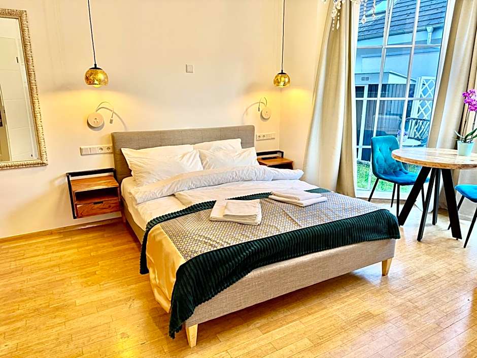 VILLA ORCHARD Frankfurt