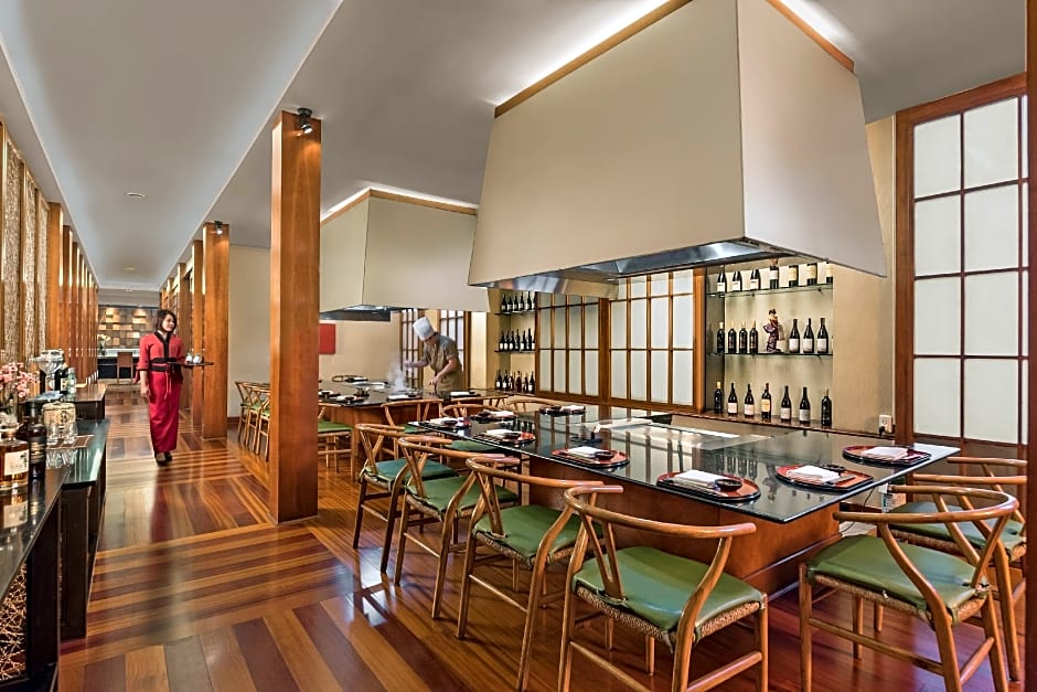 Edsa Shangri-La Manila