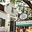 Akademie Street Boutique Hotel