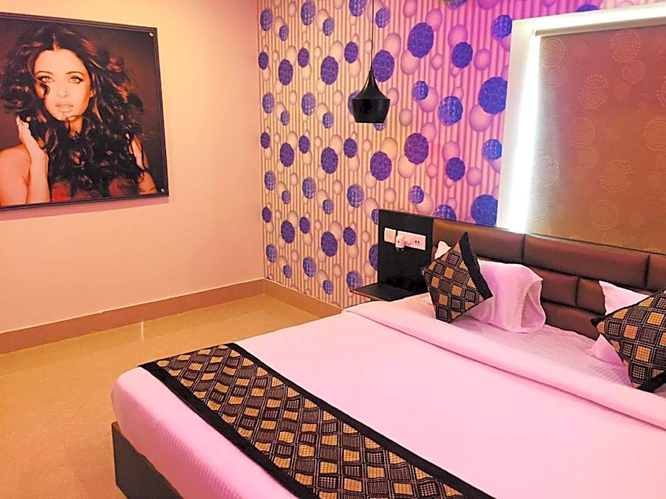 Goroomgo Effective Bollywood Hotels Bhubaneswar