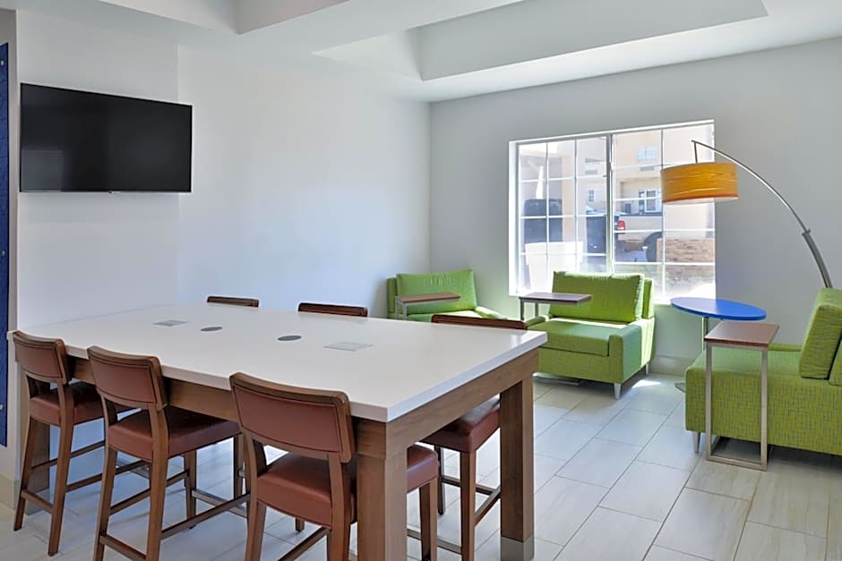 Holiday Inn Express Hotel & Suites Carthage By IHG