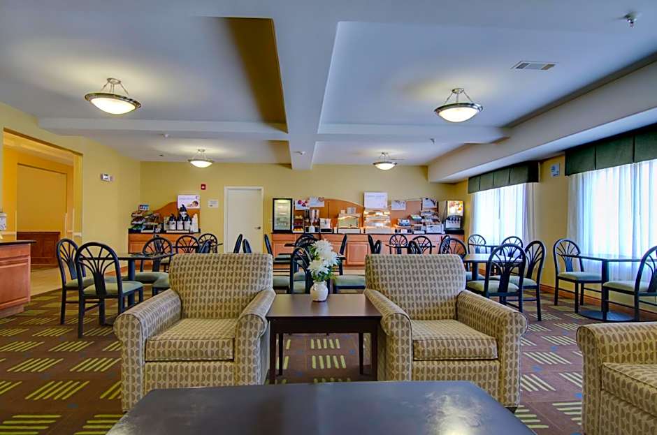 Holiday Inn Express Hotel & Suites Kansas City Sports Complex By IHG
