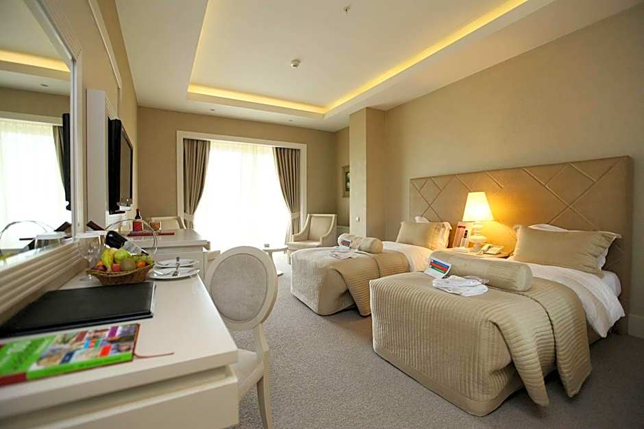 Qafqaz Riverside Hotel