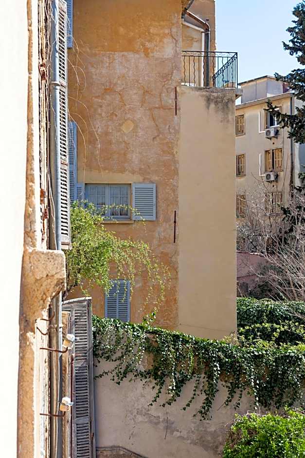 Maison Du Collectionneur