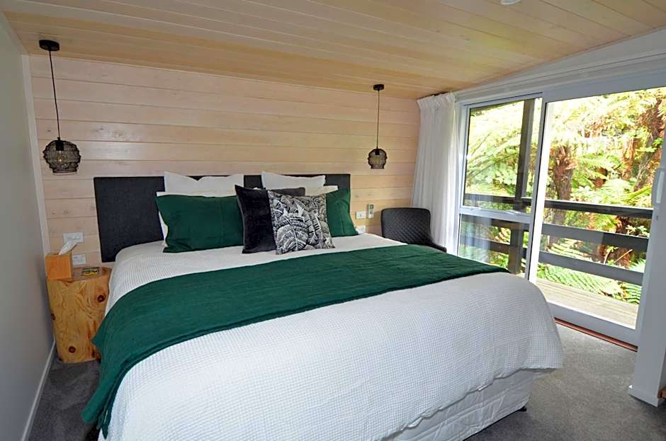 Wairua Lodge - Rainforest River Retreat
