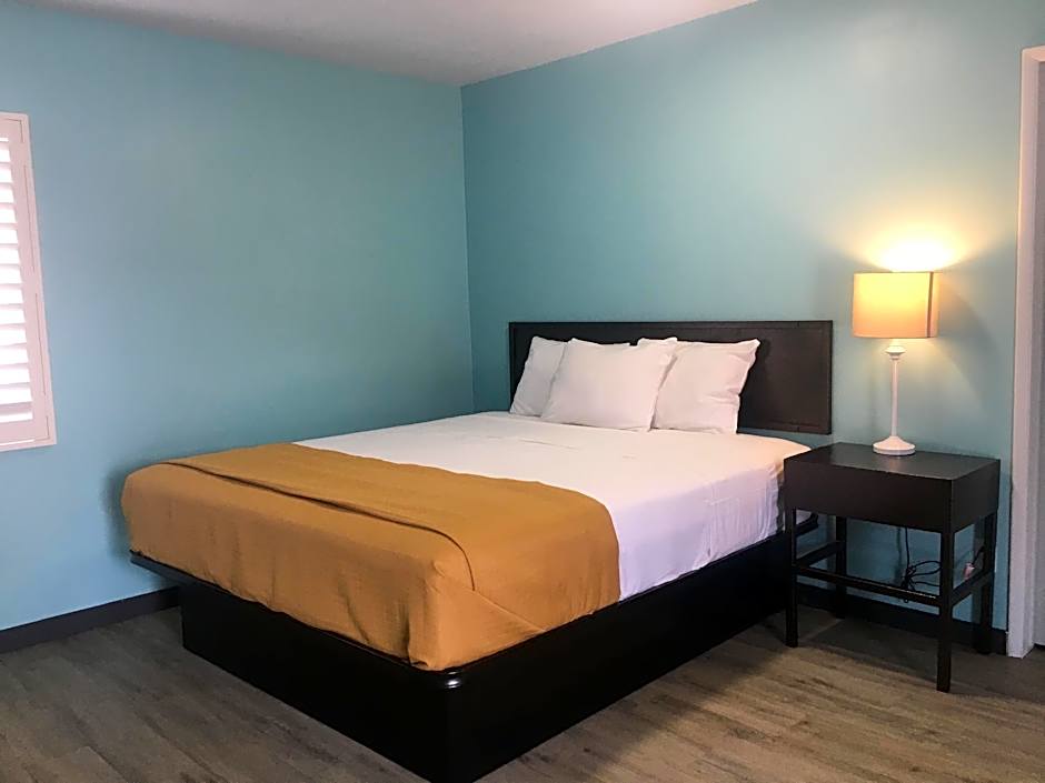 Rodeway Inn & Suites North Hollywood Burbank Airport - Universal Area