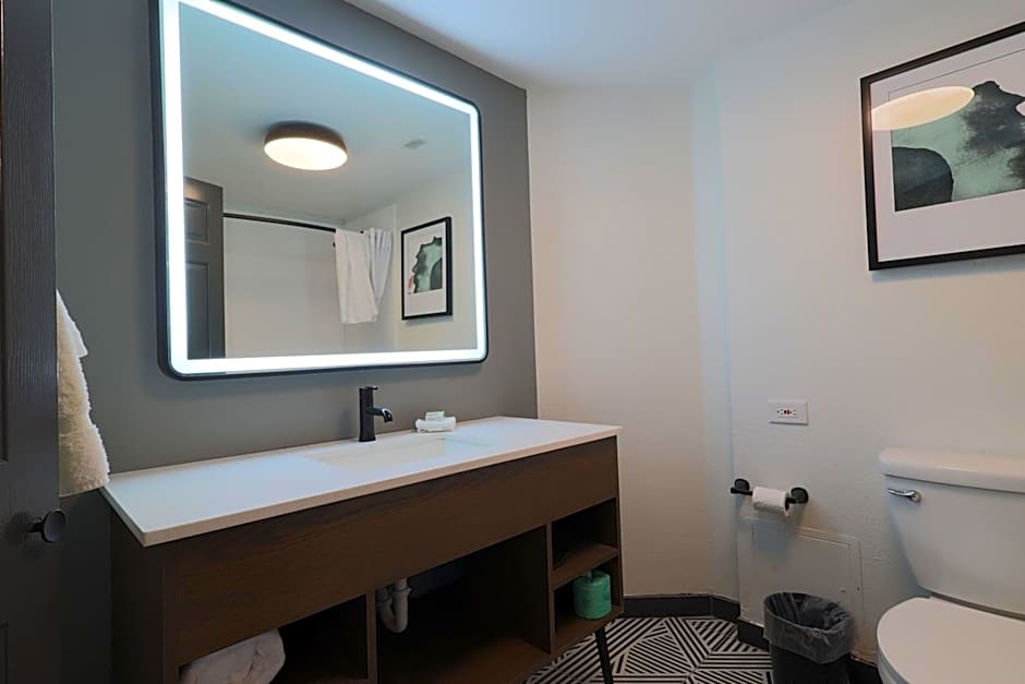 La Quinta Inn & Suites by Wyndham Sherman