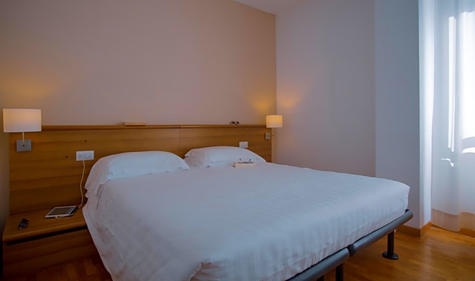 Mistral2 Hotel