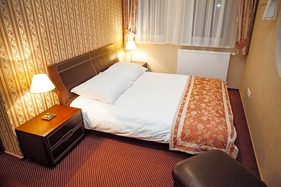 Hotel Logos