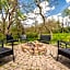 Mayor's Large Family House Hot Tub Sleeps 16 Piano, 2 Kitchens, Ark 5 Mins
