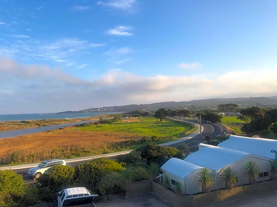 A Great Ocean View Motel