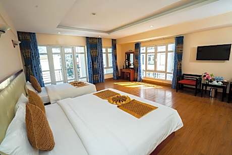 Deluxe Triple Room
