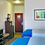 Holiday Inn Express Delano Highway 99 By IHG