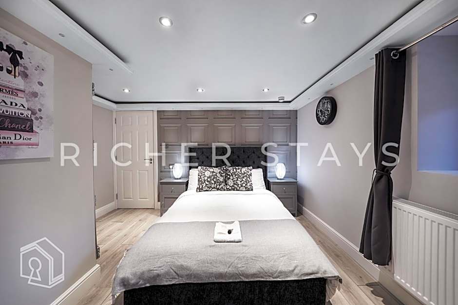 Hackney Suites - En-suite rooms & amenities