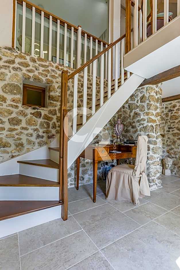 Petit loft de charme proche VERSAILLES SACLAY 30 mn PARIS jardin terrasse parking securisé