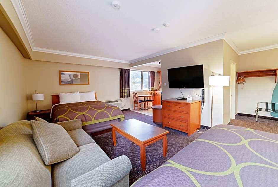 Super 8 by Wyndham Castlegar BC