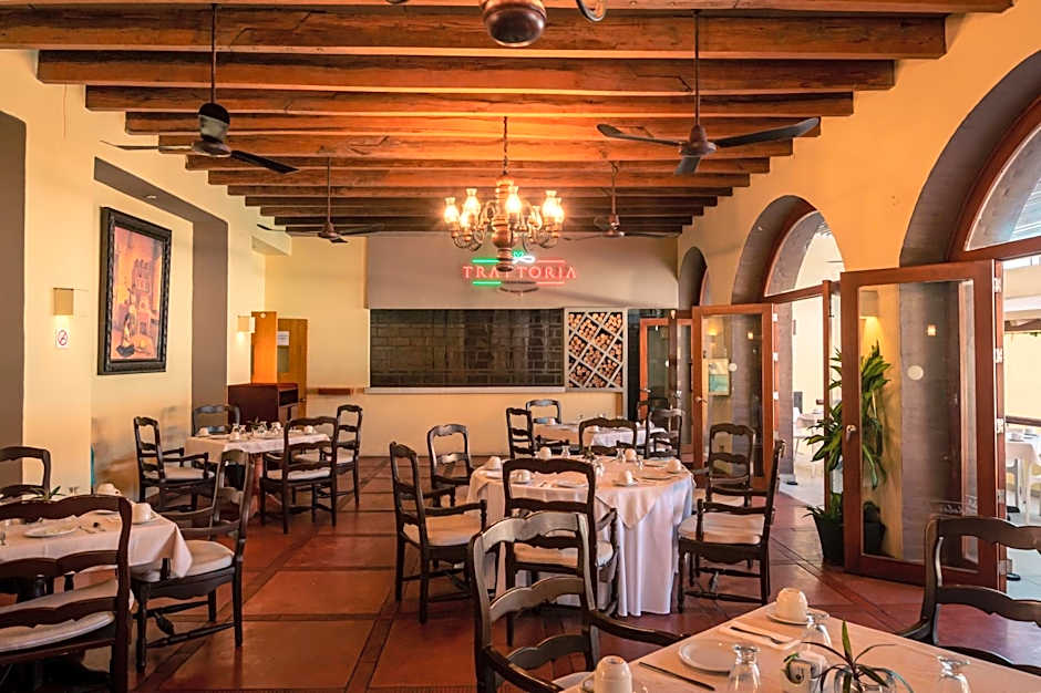 Costa de Oro Beach Hotel