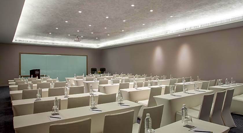 Pullman Miri Waterfront