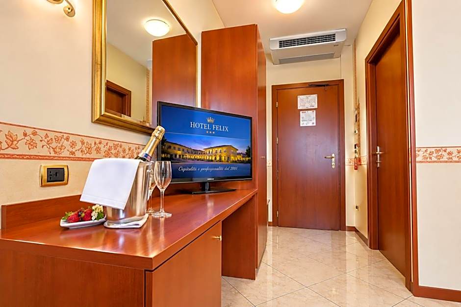 Felix Hotel & Residence