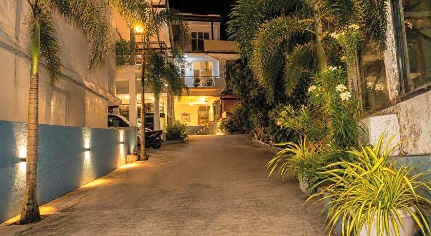 Queens Beach Hotel