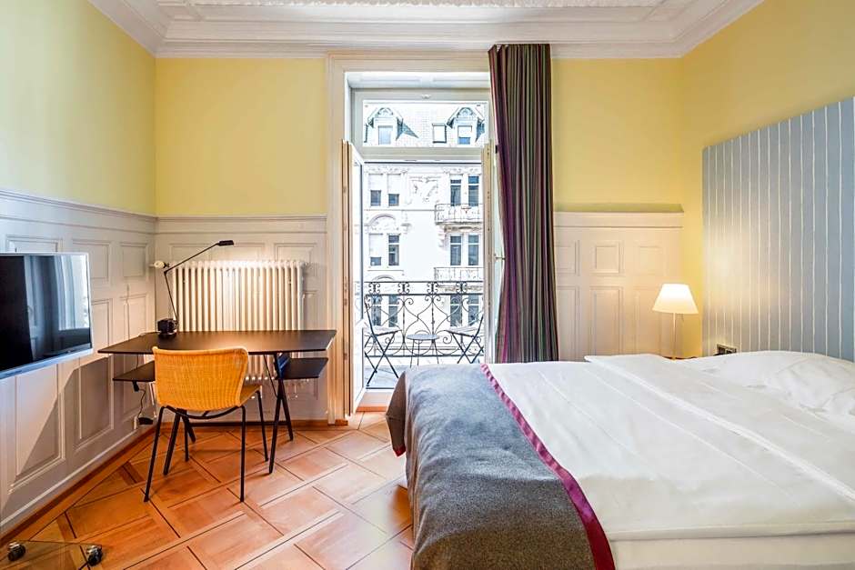 Alma Hotel - Boutique hideaway by the lake with rooftop and ladies-only wellness