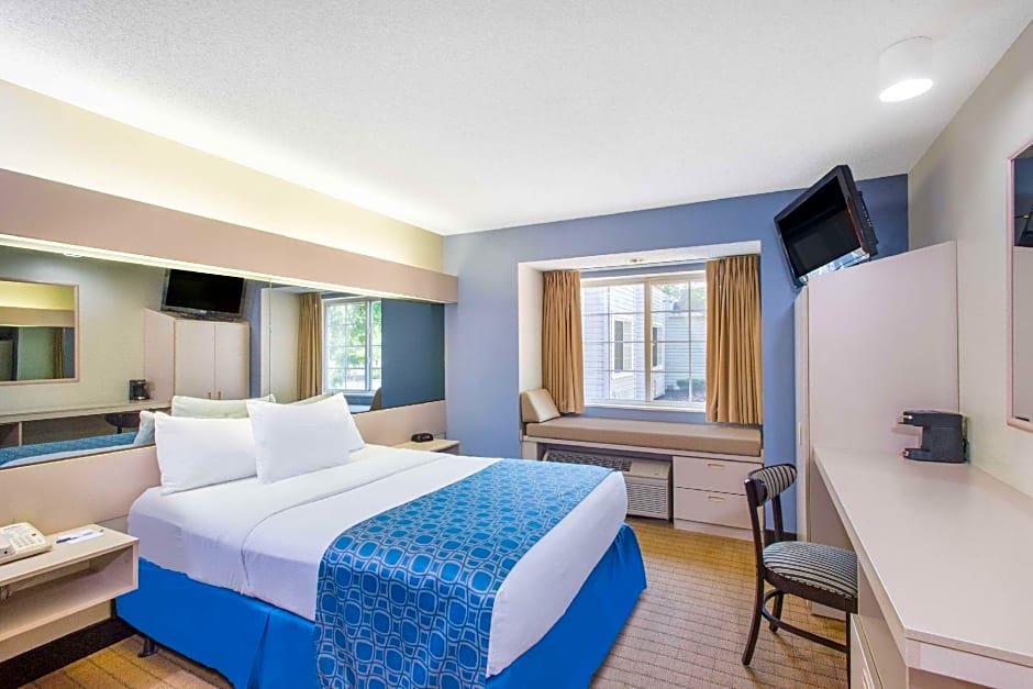 Microtel Inn & Suites By Wyndham Seneca Falls