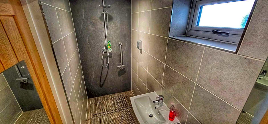 Deepcut Lodge Bed & Breakfast Self Service