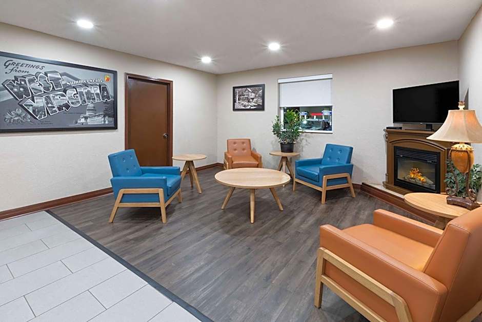 Super 8 by Wyndham Summersville