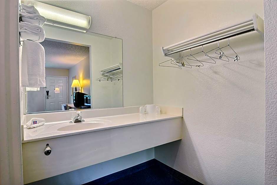 Motel 6-Seattle, WA - South
