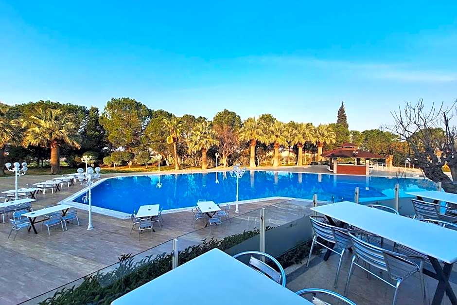 Lycus River Thermal Hotel