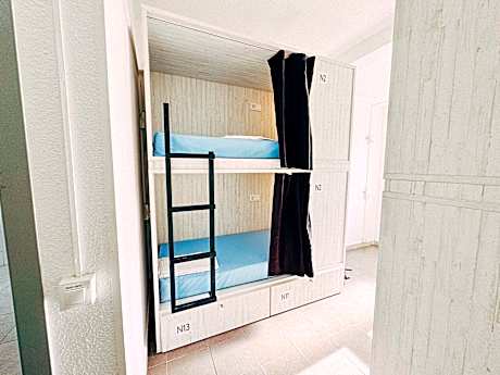 MIX BEDROOM 4 PEOPLE WITH PRIVATE BATHROOM