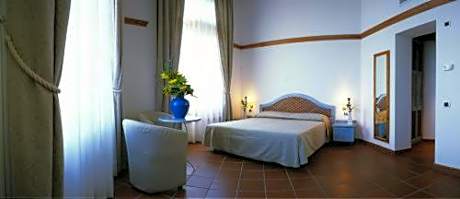 Classic Triple Room with Garden View