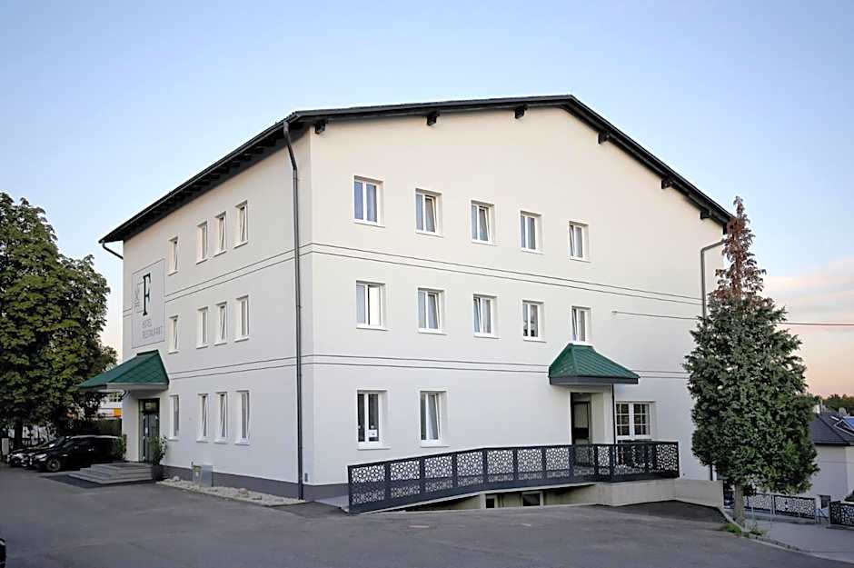 F Hotel 24h Check-In