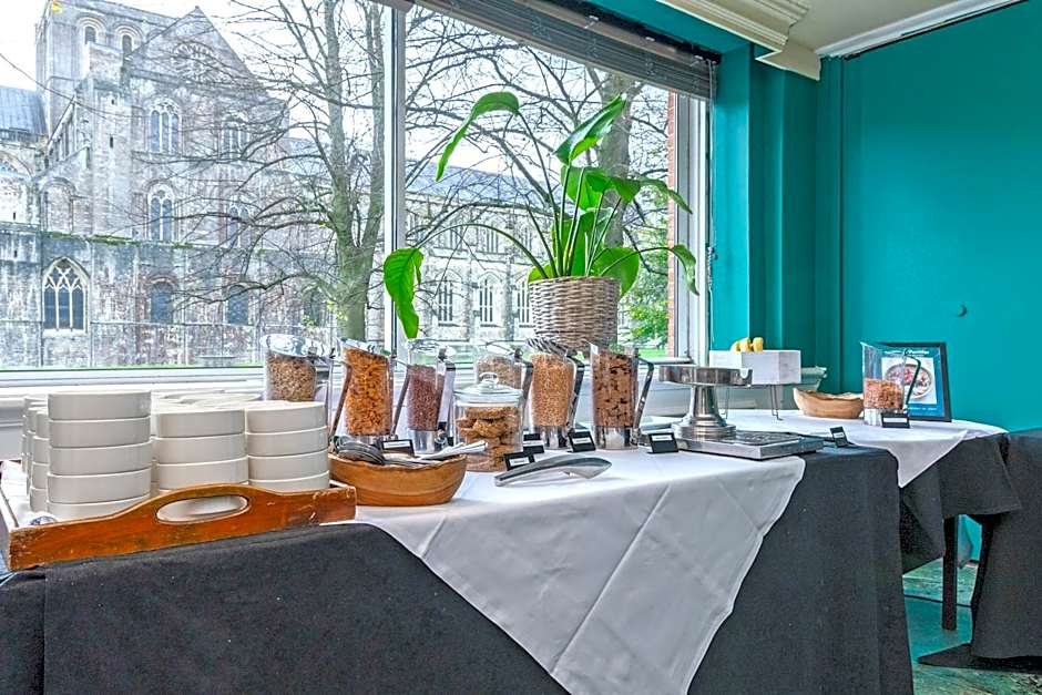 Winchester Wessex Hotel by Sunday