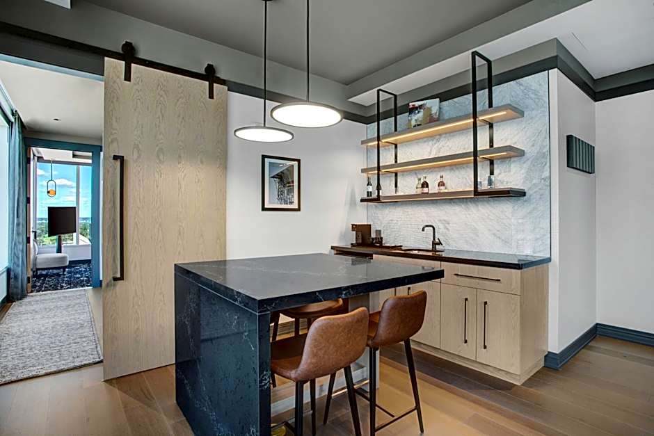 The Farnam, Autograph Collection