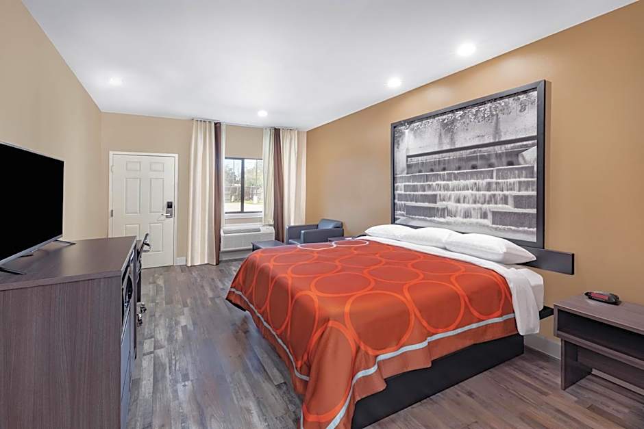 Super 8 by Wyndham Houston NW Beltway 8