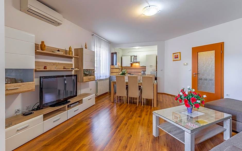 Istriensonne - Apartments Veruda mit Grillterrasse