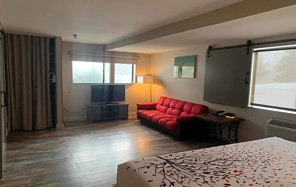 Empeiria High Sierra Hotel