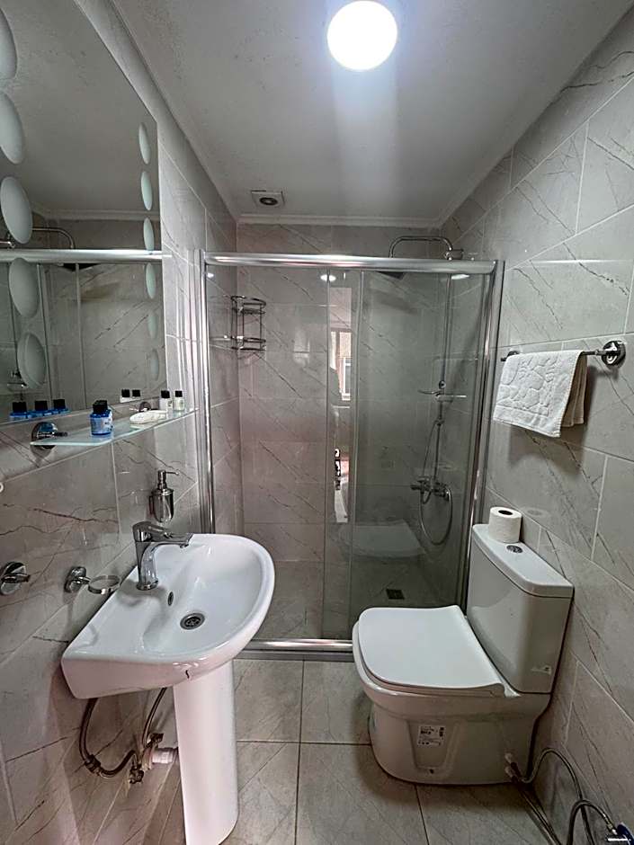 Gür Royal Suit Aparts