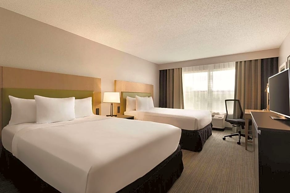 Country Inn & Suites by Radisson, Brooklyn Center, MN