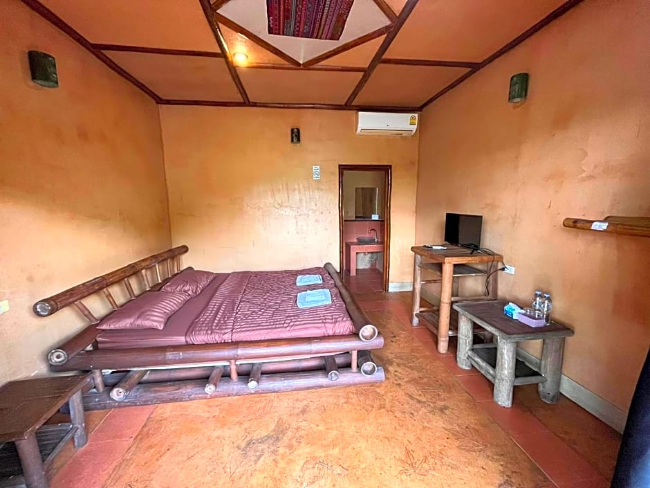 Akha River House CR