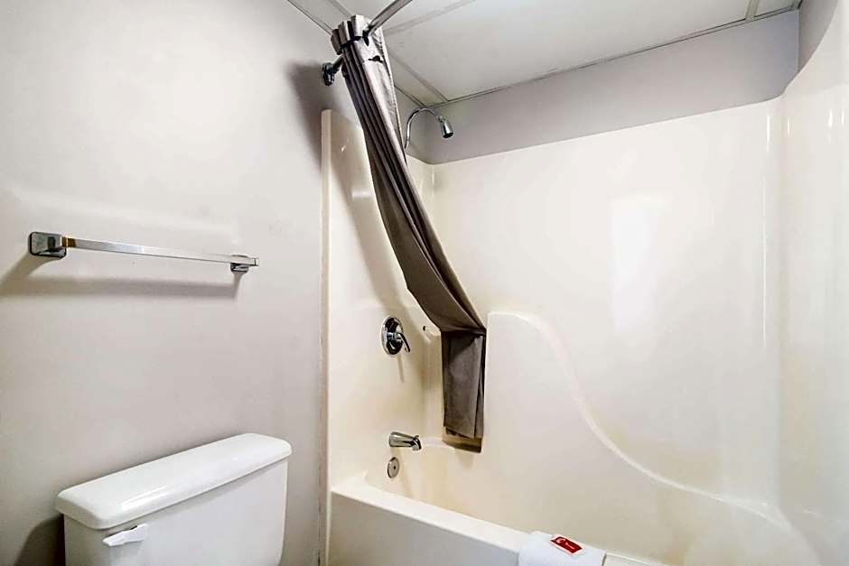 Econo Lodge Branson Theater District