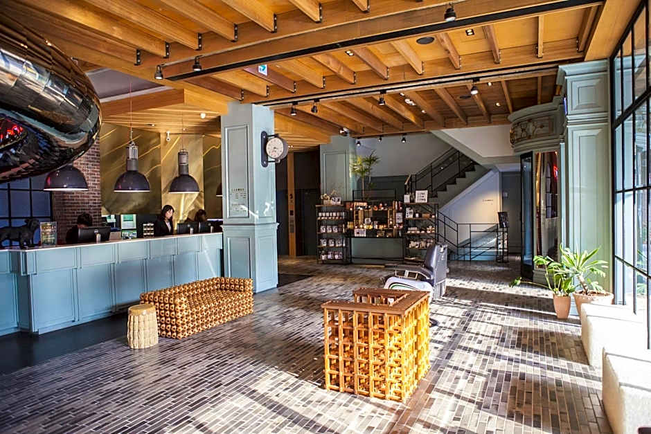 Reddot Hotel