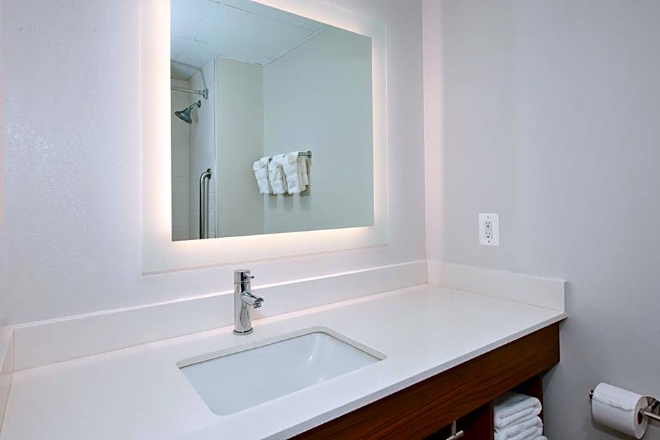 Holiday Inn Express Hotel & Suites Warrenton By IHG