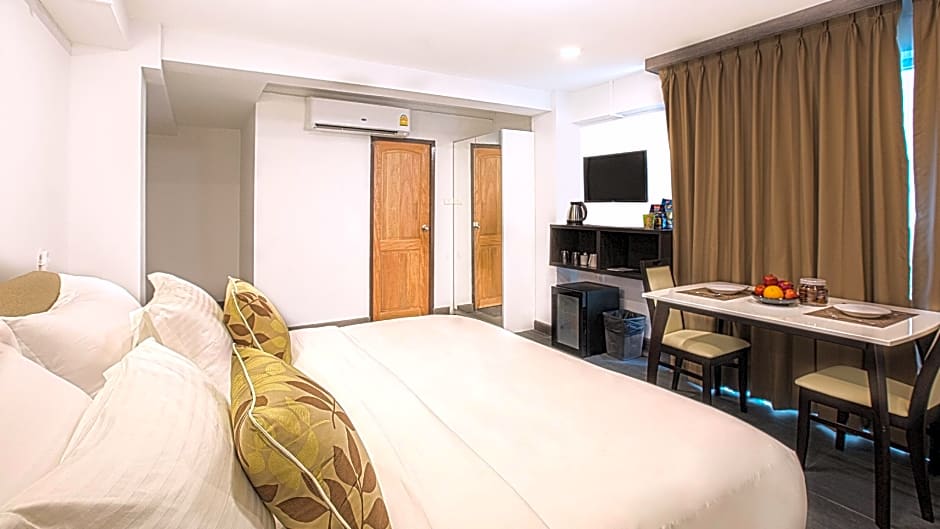 V One Pride-Sukhumvit 22, Bangkok