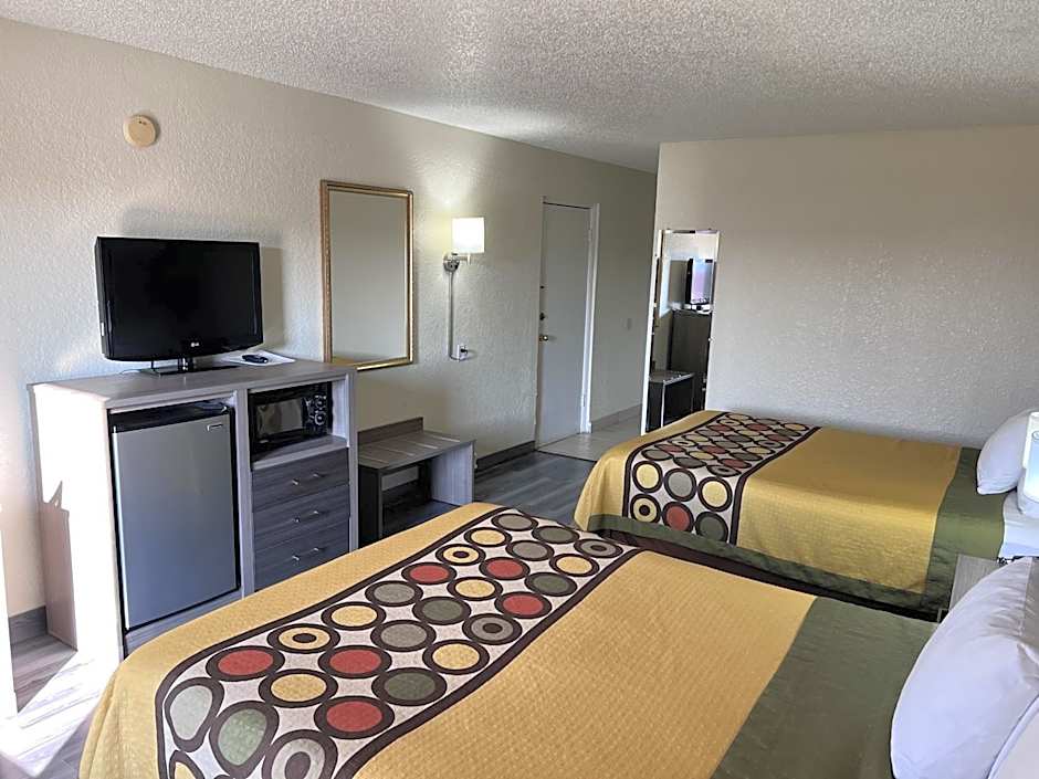 Super 8 by Wyndham Ft Stockton