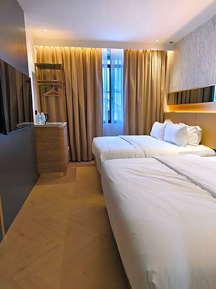 Grand City Hotel