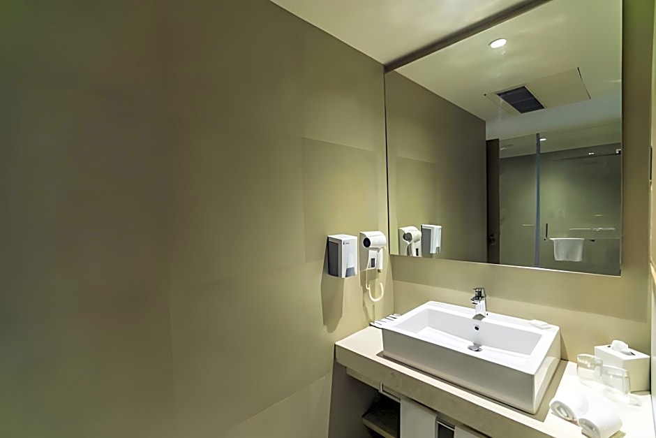 Holiday Inn Bengaluru Racecourse By IHG