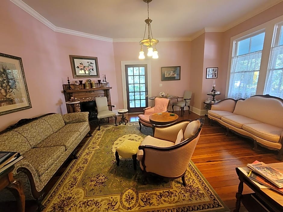 The Camellia Rose Inn- King Room Stardust