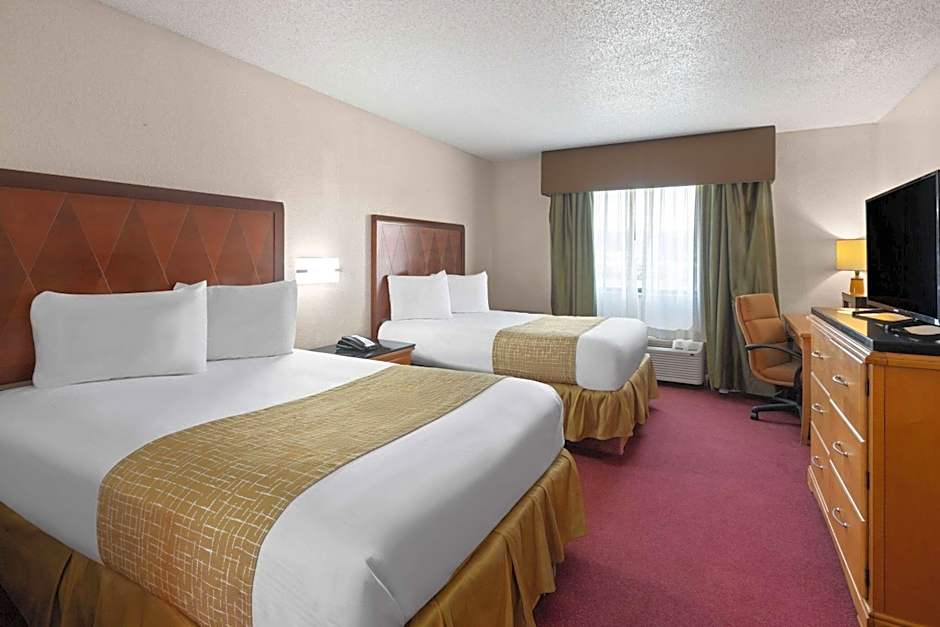 Travelodge by Wyndham Redwood Falls